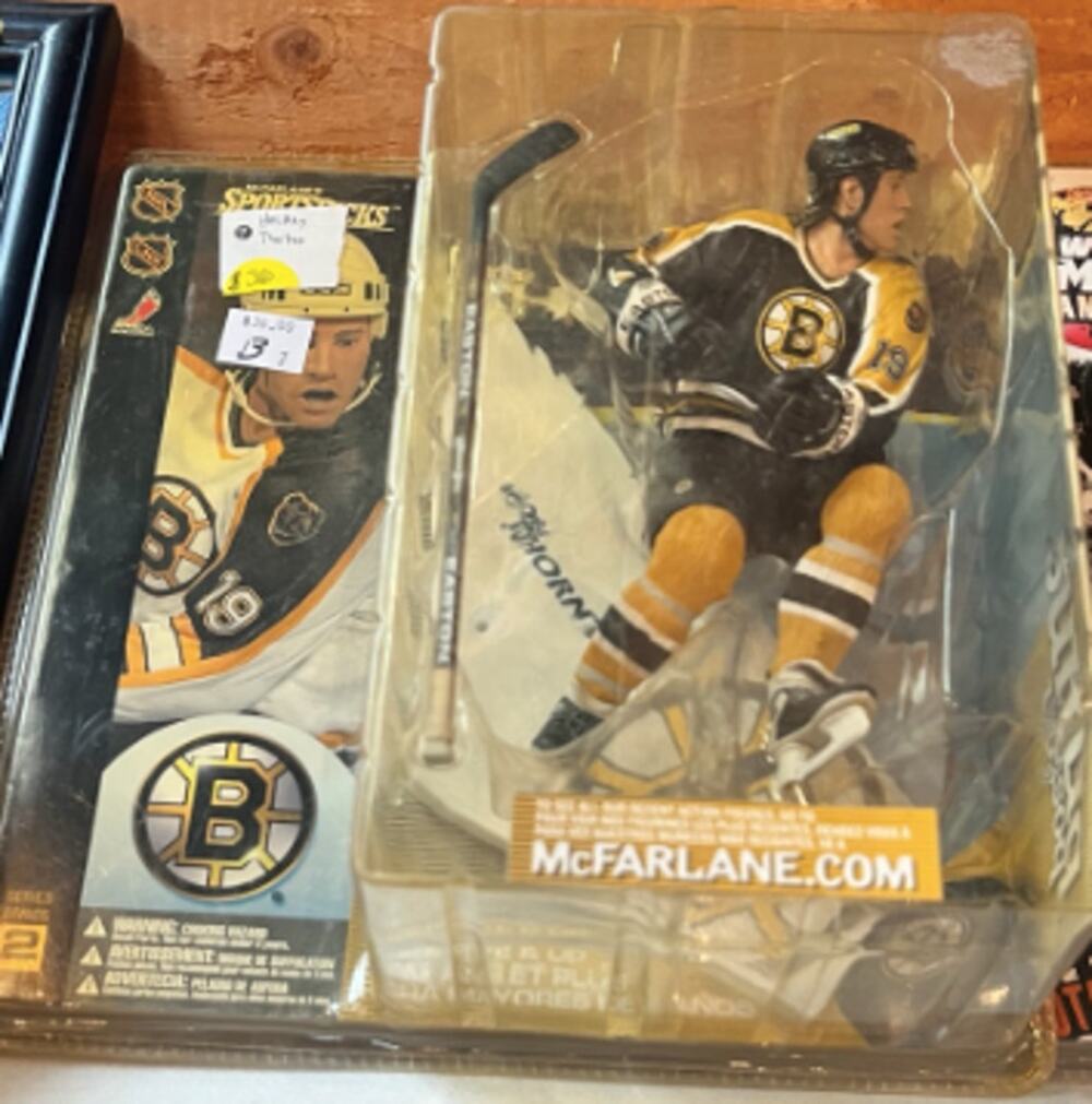 McFarlane NHL Series 2 Joe Thornton #19 Boston Bruins Figure Sealed 2001
